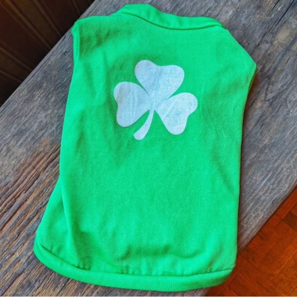 Doggie St. Patty’s t-shirt size small